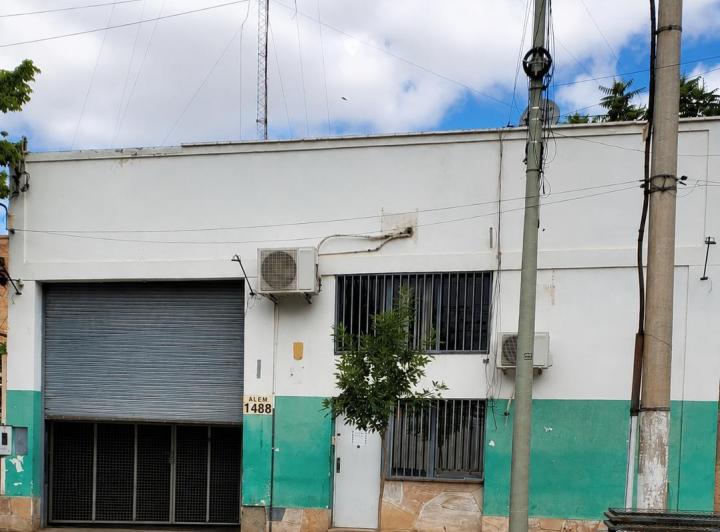Bodega-Galpón · 389m² · 6 Ambientes
