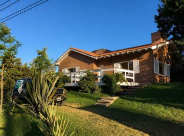 Casa · 140m² · 4 Ambientes · 2 Cocheras · Casa Sobre Av Shaw - 4 Ambientes