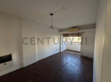 Departamento · 57m² · 2 Dormitorios · Venta Departamento - 2 Dorm. - Balcón - Centro