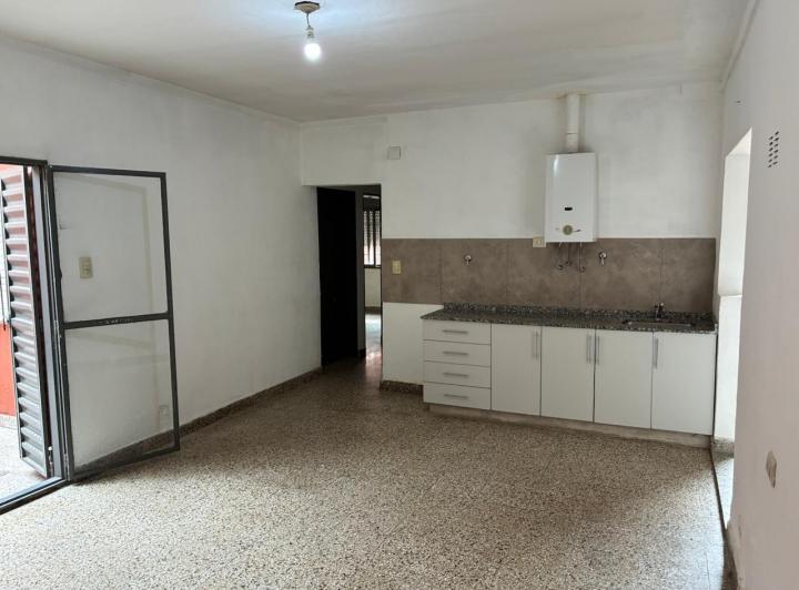 Casa · 70m² · 5 Ambientes · 1 Cochera