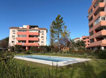 Departamento · 70m² · 8 Ambientes · 1 Cochera · Hermoso Departamento de Dos Dorm. a La Venta en Complejo Bardas