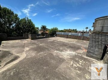 Casa · 73m² · 4 Ambientes · 1 Cochera · Casa en Venta - 2 Dorm. 2 Baños - Cochera - 390 m² - Glew, Almirante Brown