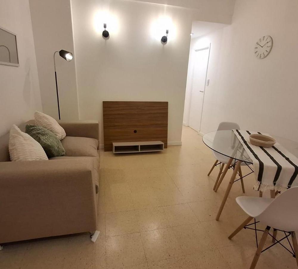 Departamento de 2 ambientes en Bolívar 2200 3. º piso