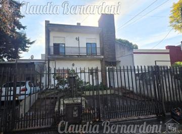 PH de 3 ambientes, Morón · PH de 60 m² con 2 Dorm. y Cochera en Alquiler en Castelar
