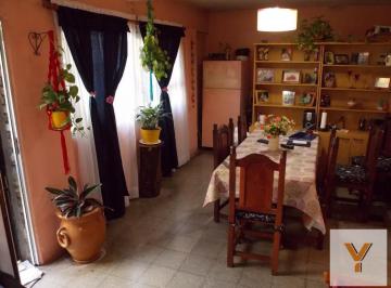PH · 115m² · 4 Ambientes · PH en Venta - 3 Dorm. 1 Baño - 230 m² - General San Martín