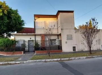 Casa · 80m² · 3 Ambientes · Casa en Don Bosco Tres Ambientes en Venta