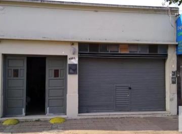 Casa · 116m² · 4 Ambientes · 1 Cochera · Casa en Venta - 2 Dorm. 1 Baño 1 Cochera - Local Al Frente - 240 m² Totales - La Plata