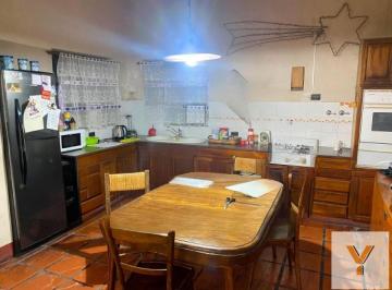 Casa · 262m² · 4 Ambientes · 1 Cochera · Casa en Venta - 3 Dorm. 2 Baños - Coronel Brandsen