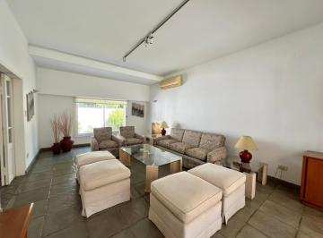 Casa · 221m² · 4 Ambientes · 2 Cocheras · Casa 4 Ambientes, Cochera, Dependencia, en Venta en Martínez