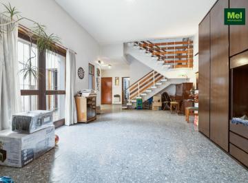 Casa · 215m² · 6 Ambientes · 2 Cocheras · Casa 5 Ambientes | Venta en Urquiza| con Local y Cochera