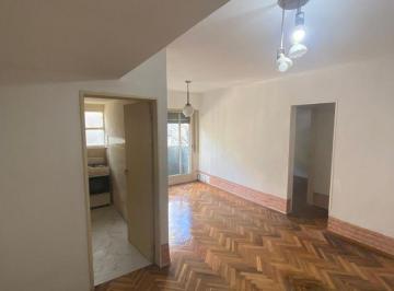 Departamento de 2 ambientes, Constitución · Dto 2 Amb Al Fte con Balcon