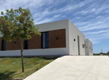 Casa de 4 ambientes, Berazategui · Casa a Estrenar 4 Ambientes con Jardín - Barrio Villalobos, Hudson