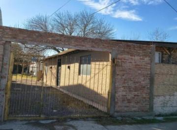Casa · 150m² · 4 Ambientes · 2 Cocheras · Casa en Venta - 1 Dormitorio 3 Baños - Burzaco