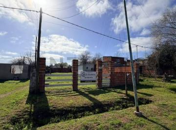 Terreno · 420m² · 1 Ambiente · 1 Cochera · Venta de Mono Ambiente con Amplio Lote de 427 m² – Gran Potencial