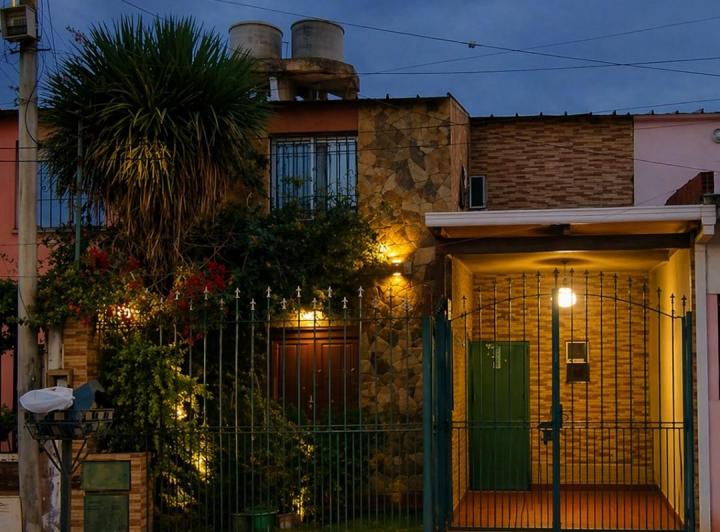 Casa · 120m² · 7 Ambientes · 1 Cochera