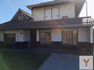 Casa · 170m² · 4 Ambientes · Casa en Venta - 3 Dorm. 2 Baños - 330 m² - Mar del Plata