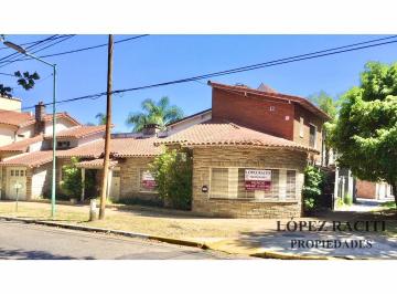 Casa · 224m² · 3 Ambientes · 1 Cochera · Chalet Banfield Zona Alvear Chico Nuevo Precio