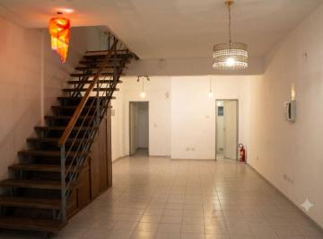 Local comercial · 154m² · Local Dos Plantas en Venta Parque Patricios.