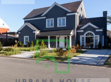 Casa · 200m² · 4 Ambientes · Venta Casa Pilar Golf