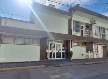 PH · 320m² · 12 Ambientes · 1 Cochera · Gran Propiedad Céntrica con Múltiples Usos - Coronda