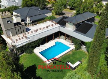 Casa · 258m² · 5 Ambientes · 2 Cocheras · Casa en Venta en Santa Ana, Moreno con 5 Ambientes