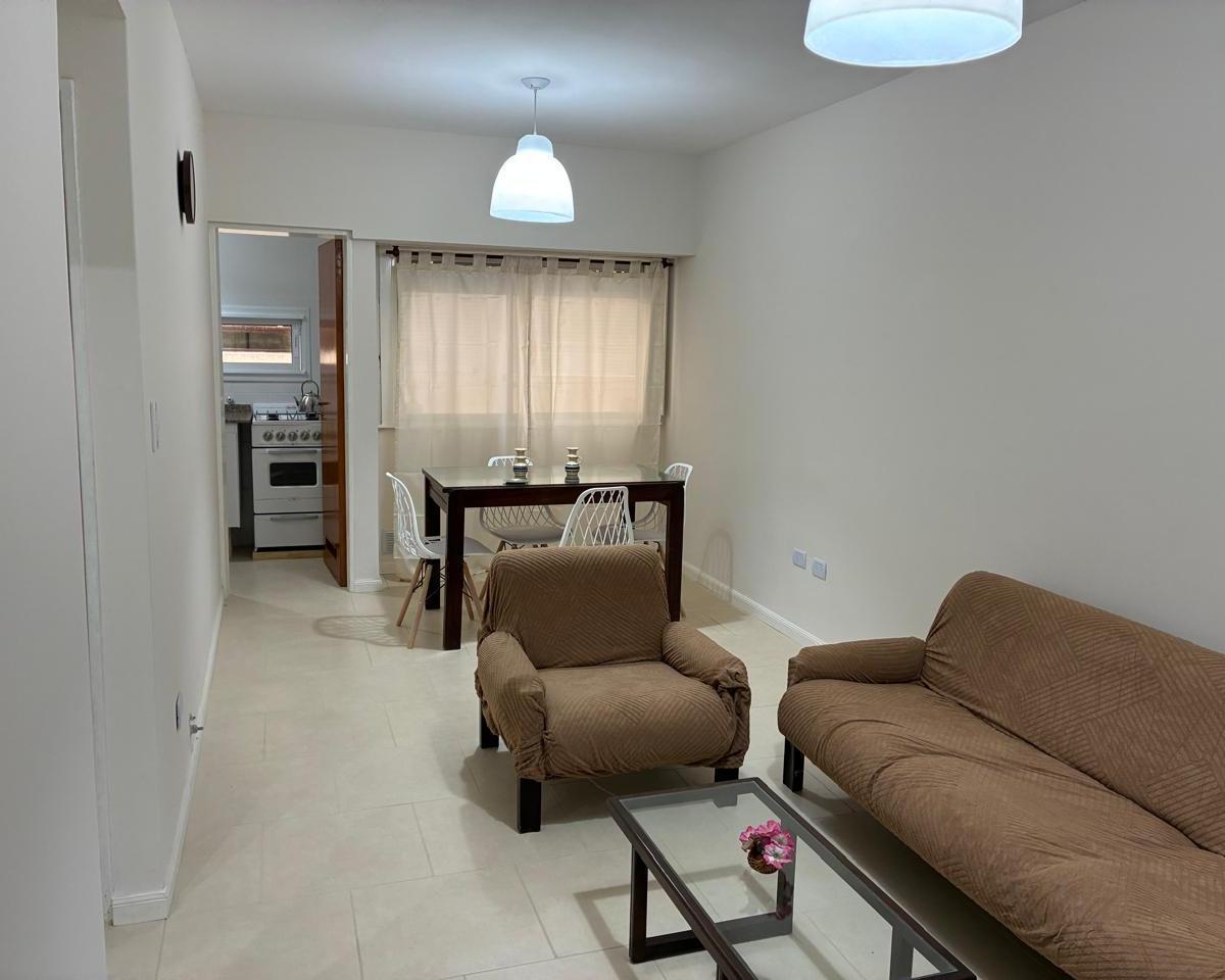 Venta de departamento de 2 ambientes al contrafrente