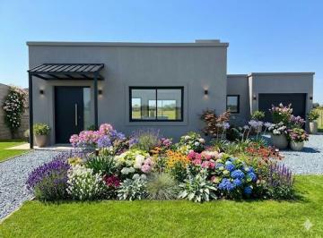 Casa · 145m² · 4 Ambientes · 2 Cocheras · Venta de Chalet en Construcción - Av de Los Navegantes y Admunsen - La Cercanía - Mar del Plata