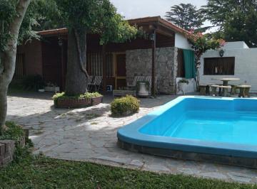 Casa · 86m² · 2 Ambientes · 2 Cocheras · Venta de Casa - 2 Ambientes y Quincho - Av Argentina 300 - Sierra de Los Padres - Mar del Plata