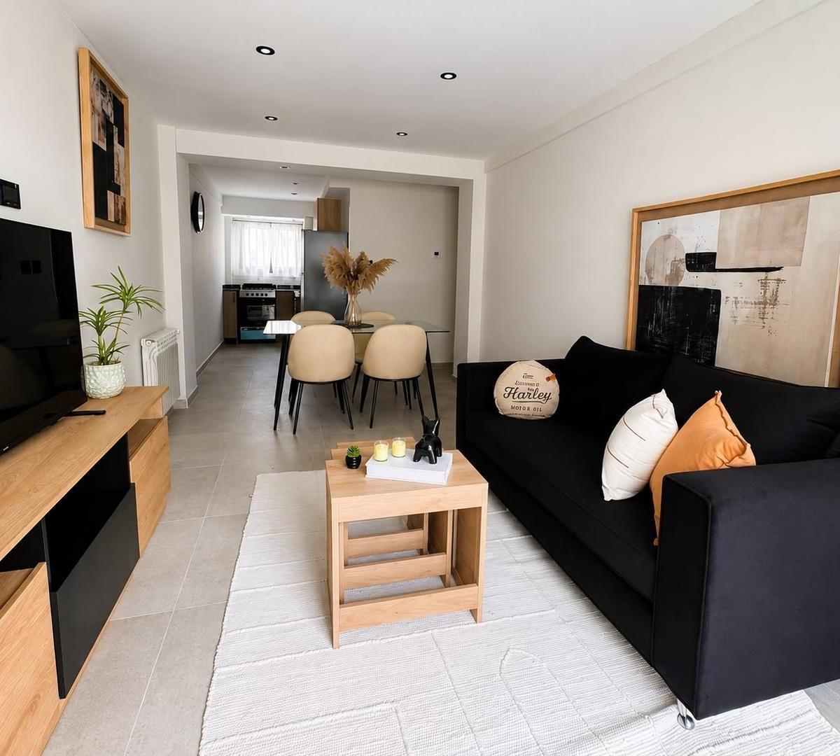 Departamento de 3 ambientes a la calle con balcón