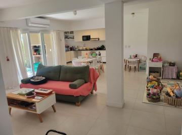 Departamento de 3 ambientes, San Isidro · Depto con Jardin de 2 o 3 Dorm.