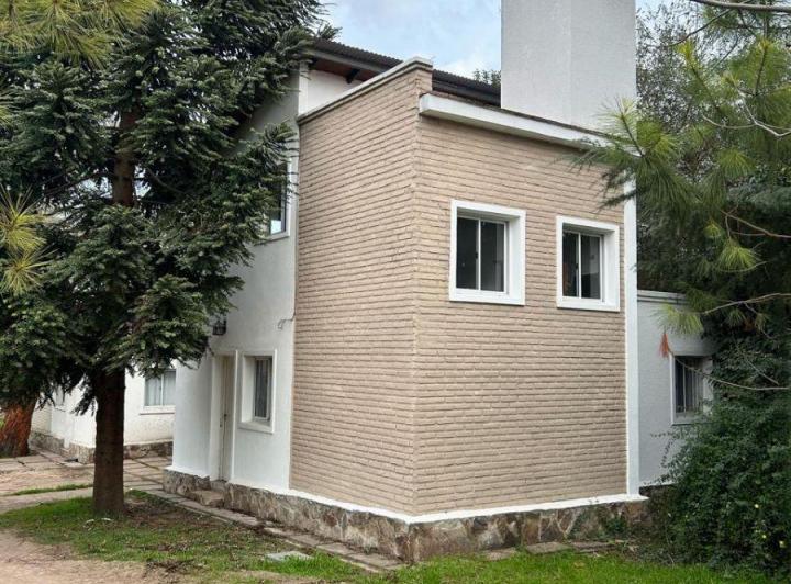 Casa · 100m² · 3 Ambientes · 1 Cochera