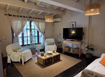 Casa · 149m² · 5 Ambientes · 1 Cochera · Casa con 4 Dorm. en José Mármol - Amplio Jardín / Apto Crédito