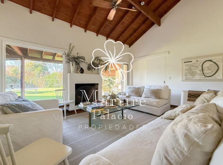 Casa · 280m² · 7 Ambientes · 1 Cochera