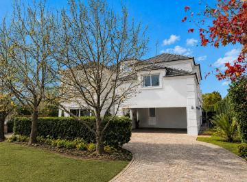Casa · 800m² · 7 Ambientes · 2 Cocheras · Casa de 6 Dorm. en Venta en La Isla, Nordelta, Tigre