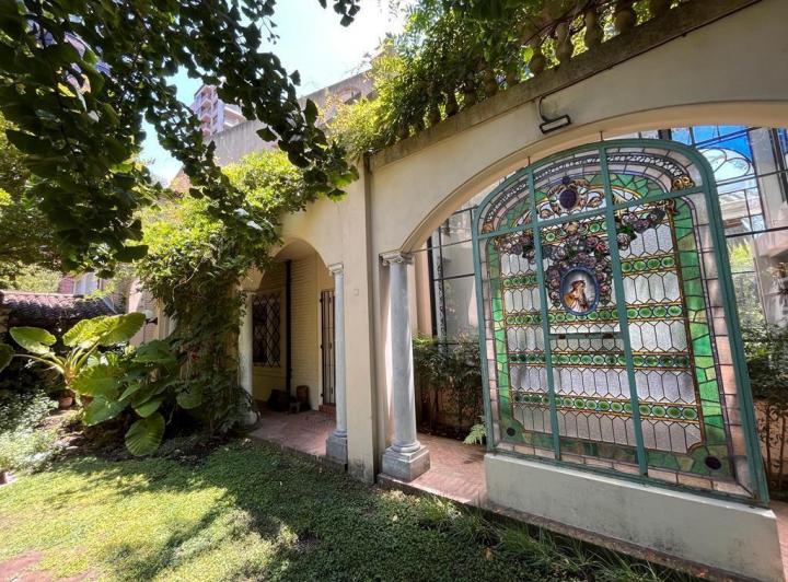 Casa · 526m² · 7 Ambientes · 2 Cocheras