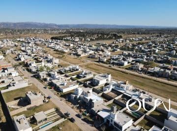 Terreno · 360m² · Terreno Venta en Villa Allende, Frente Norte.