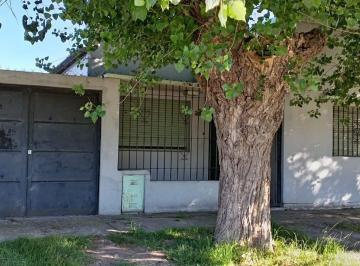 Casa · 73m² · 4 Ambientes · 1 Cochera · Casa en Venta - 2 Dorm. 1 Baño - La Plata