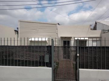 Casa de 4 ambientes, Avellaneda · 2 Casas, Ideal 2 Flias