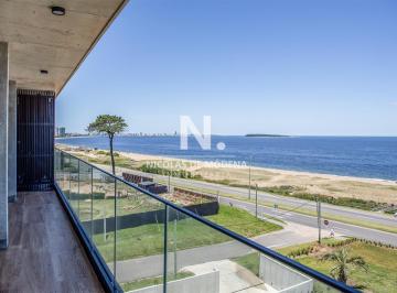 Foto1 · Apartamento en Alquiler en Playa Mansa, 2 Dorm., Edificio Mansa Bay, Frente Al Mar