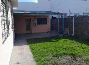 Casa · 135m² · 4 Ambientes · Casa en Venta - 2 Dorm. 2 Baños - 225 m² - Sarandí