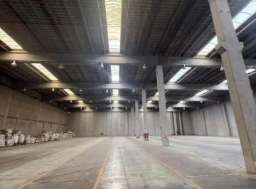 Depósito · 800m² · 1 Ambiente · 10 Cocheras · Alquiler de Depósito Premium 800 m² - Acceso Oeste - Moreno