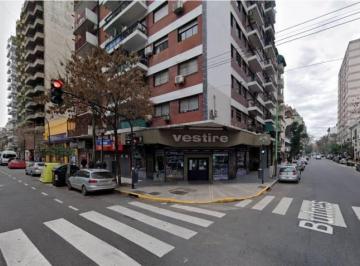 Local comercial · 889m² · 1 Cochera · Excelente Local Esquina 889 m² - con o Sin Renta - Franquicias Funcionando