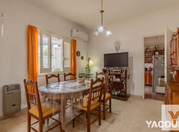 PH · 83m² · 3 Ambientes · PH en Venta - 2 Dorm. 1 Baño - 123,55 m² - La Plata [apto Crédito]