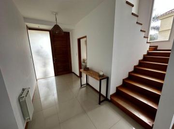Casa de 5 ambientes, Córdoba · Los Arboles 3 Dorm + Escritorio Patio C/ Piscina Cocheras