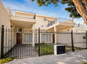 Casa · 265m² · 7 Ambientes · 2 Cocheras · Venta | Dúplex Unificados | Boulogne, San Isidro | Balcón, Jardín, Quincho