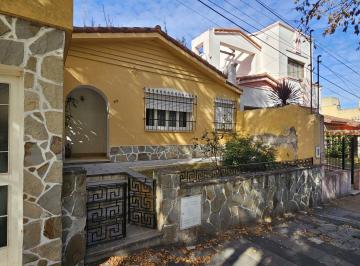 Casa · 219m² · 6 Ambientes · 1 Cochera · Venta | Casa de 3 Dorm. con Amplios Espacios y Excelente Ubicación! Av Centenario 275 – Victo