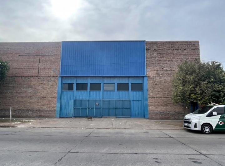 Bodega-Galpón · 1500m² · 20 Ambientes · 10 Cocheras