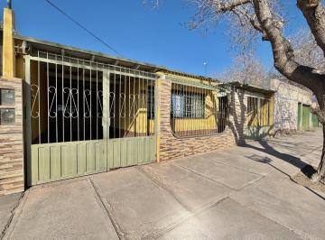 Casa · 210m² · 6 Ambientes · 2 Cocheras · Casa en Venta en Barrio Kolton, Las Heras | 210 m² Cubiertos, 3 Dorm., Piscina y Apta Crédito