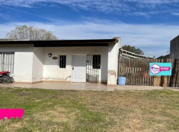 Casa · 70m² · 3 Ambientes · 3 Cocheras · Casa en Venta