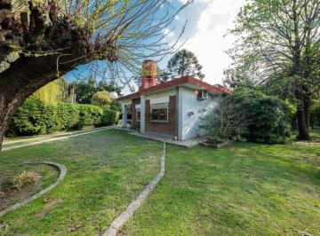 Casa · 83m² · 3 Ambientes · 6 Cocheras · Venta Casa 3 Ambientes con Jardin, Pilar